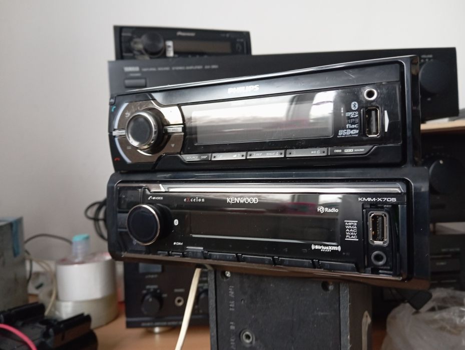 Radio auto Philips cu BT