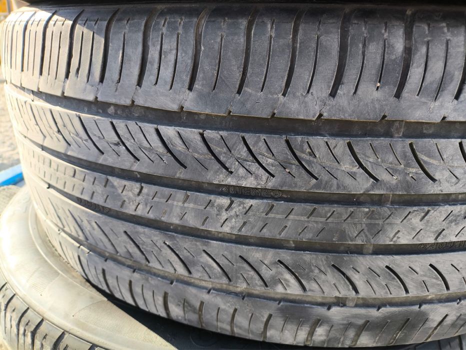 Продам резину 285.45.R22