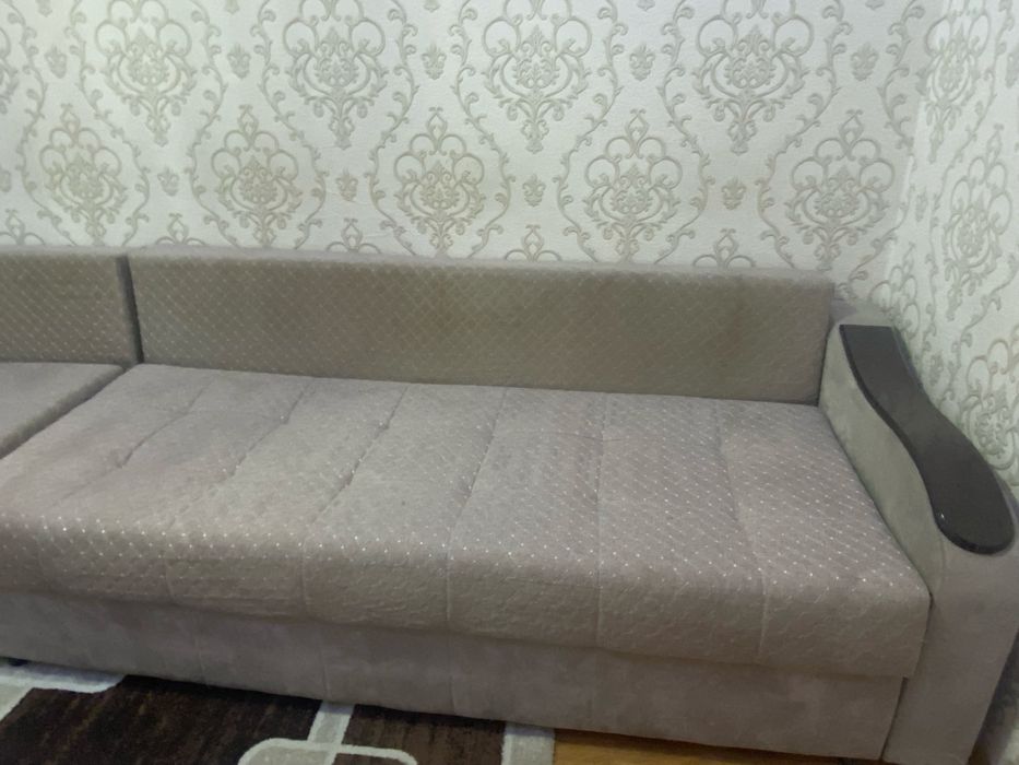 Диван для комнаты