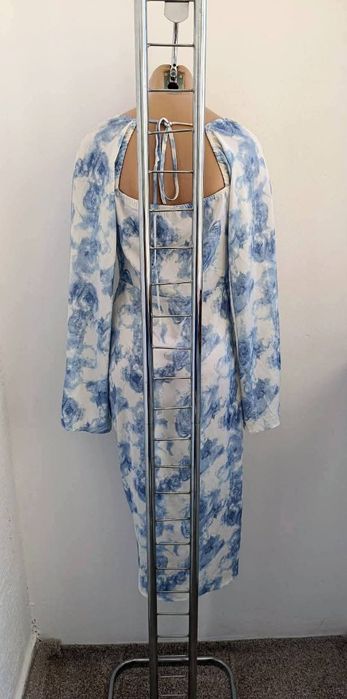 Vând rochie de sezon