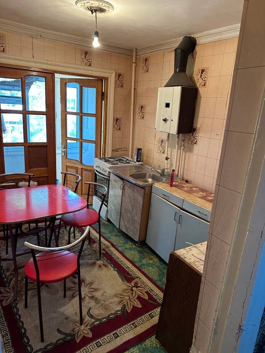 Срочно продаётся 1 комнатная квартира на 2 этаже, Шота Руставели