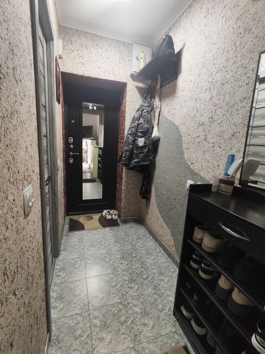 Продается квартира Бий Буюк ипак йюли  2/5/5 с ремонтом