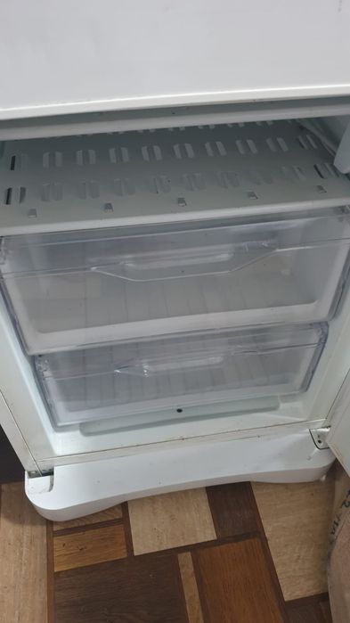 Холодильник Indesit