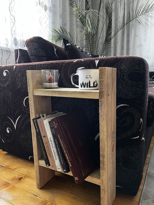 Помощна масичка/етежерка за хол