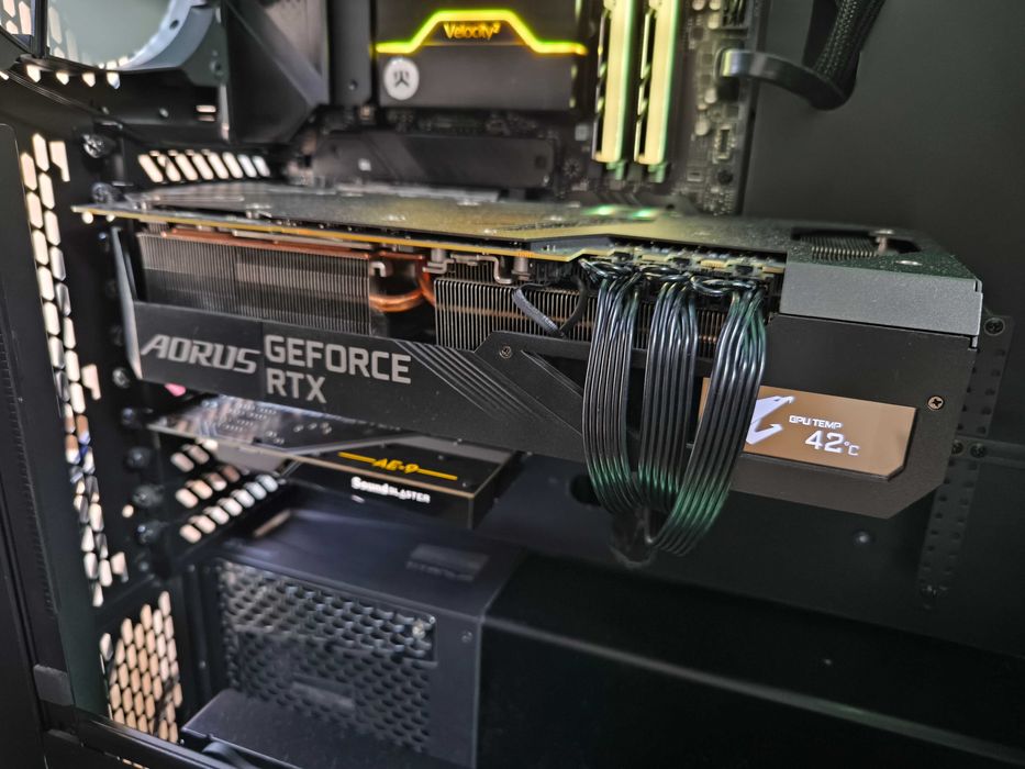 Видеокарта Gigabyte RTX 3080 Aorus Extreme 10G