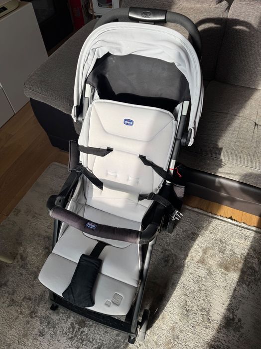 Лятна количка Chicco Ohlala + дъждобран - тежи само 3.8 кг