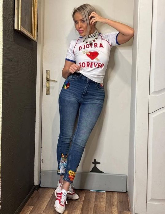 Дънки на марката Djofra