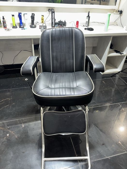 Scaun frizerie piele  doar in constanta