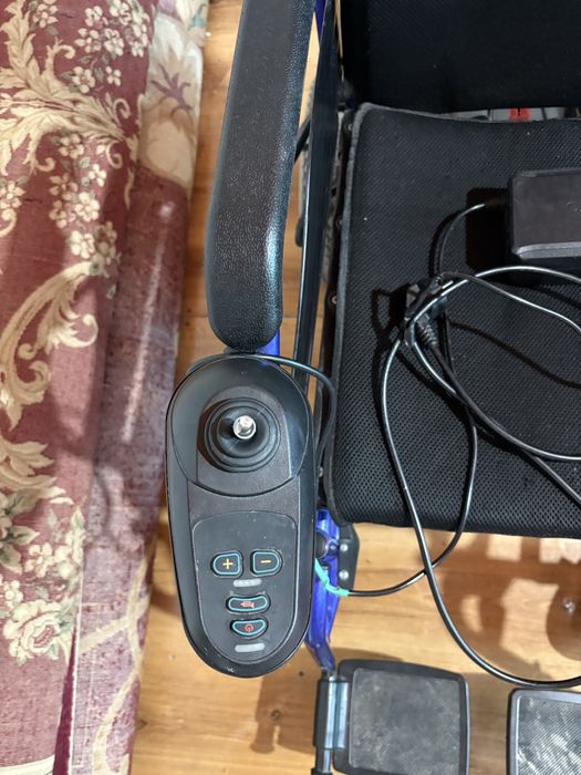 Электрическая инвалидкая коляска