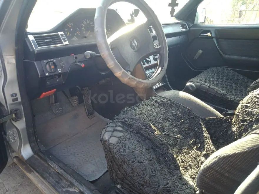 Mercedes-Benz E 250 год 1989