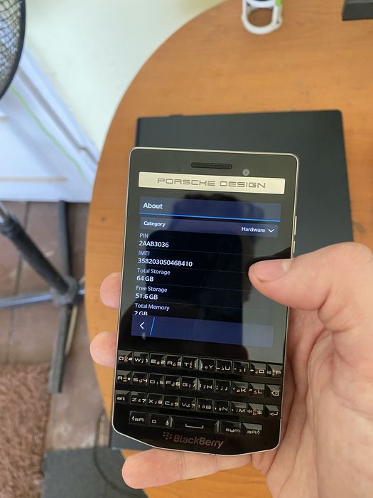 Telefon Blackberry Porsche Design 9983’ NOU