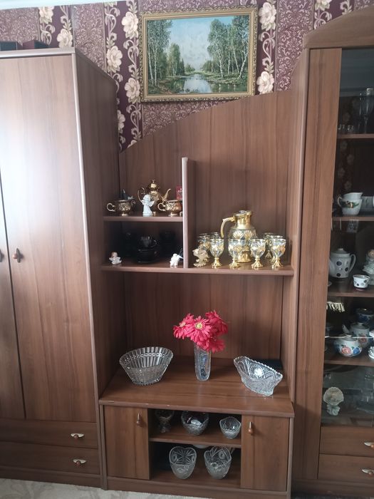 Продается стенка в гостиную