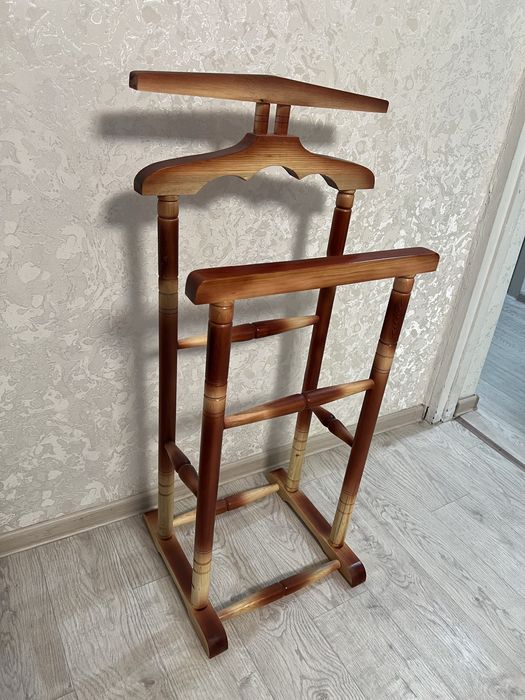 Продаются Напольные вешалки