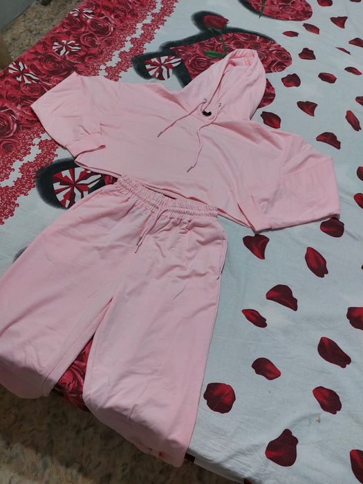 Продам Спортивный костюм