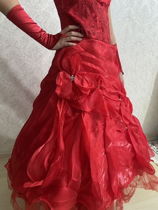 Платье на 5-10 лет с перчаткой