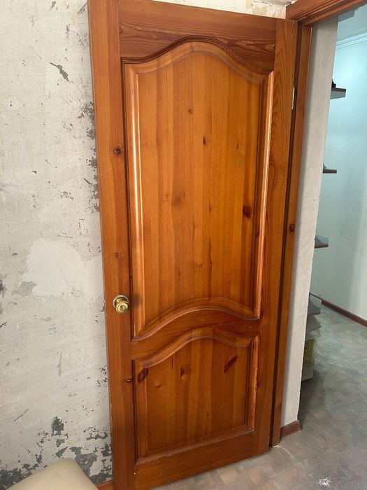 Продам меж комнатные двери