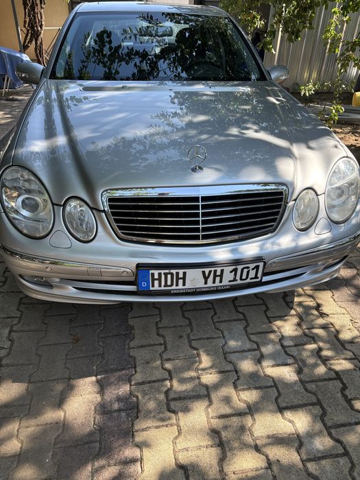 Mercedes 220E един собственик