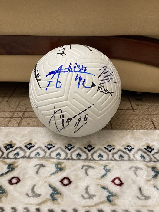 Мяч с автографами