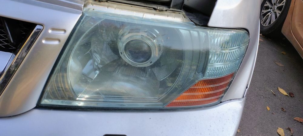 Фары на Pajero 3