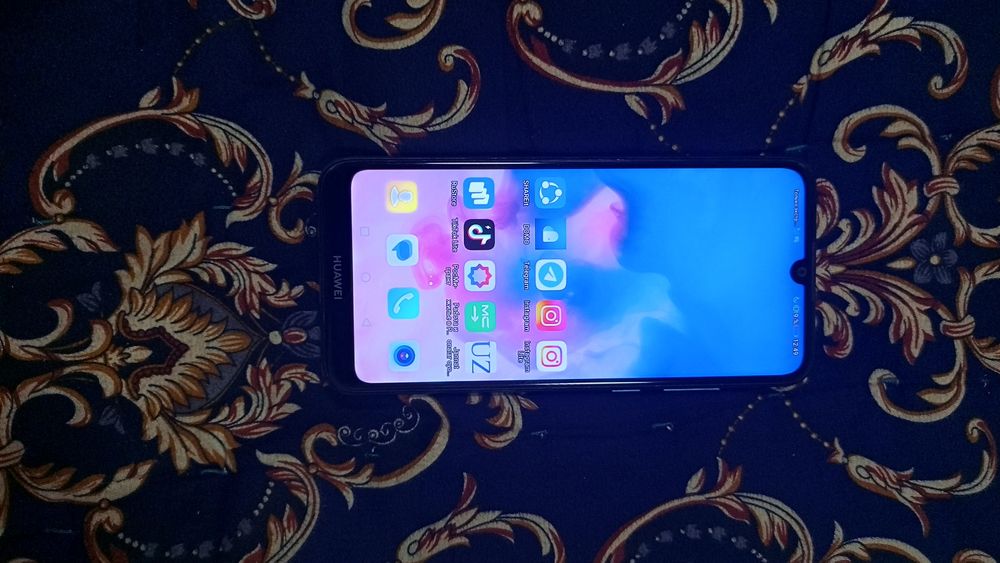 HUAWEI y 62019...