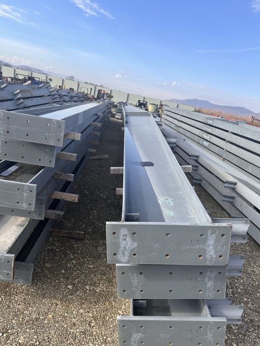 Vând ferme pentru hale industriale galvanizate