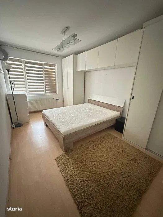 Apartament cu 2 camere, 50 mp, etaj intermediar, cu parcare, zona Petr - View 3