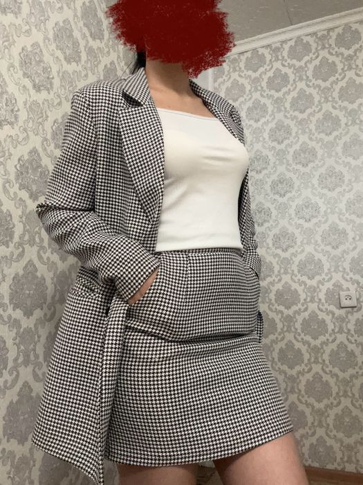 Продам двойку пиджак-юбка