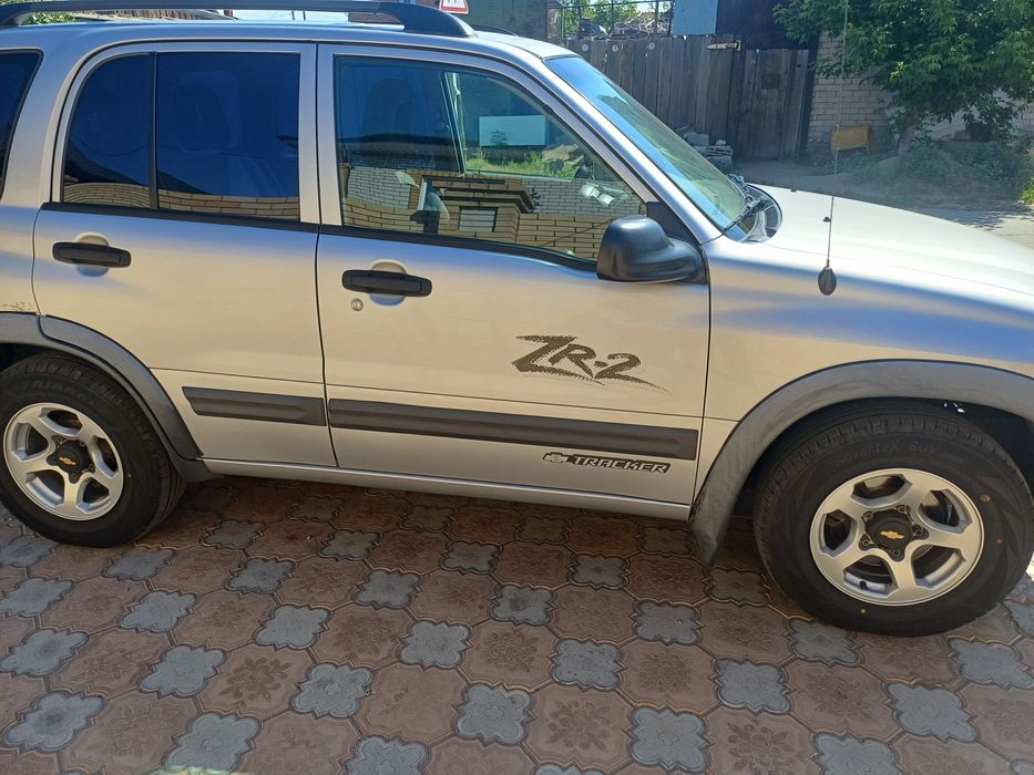 Шевроле Тракер 2002 года