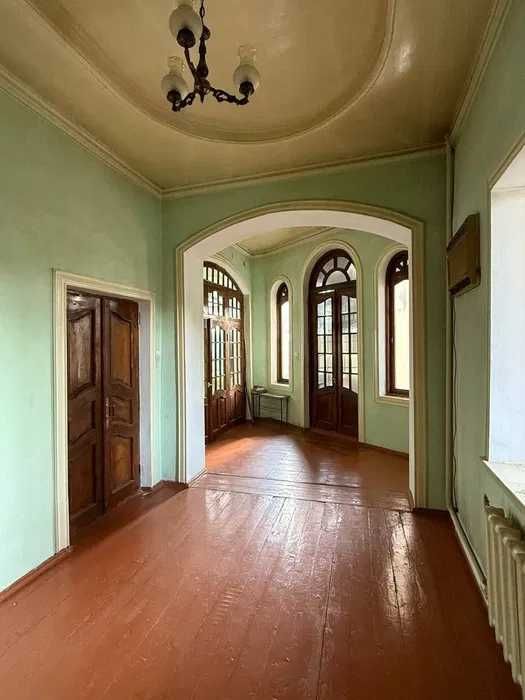 Срочно сдается дом 6 ком,15 сот,за  парком Янги Узбекистан под хостел