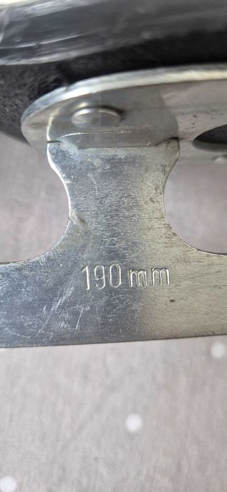 Продам детские фигурные коньки