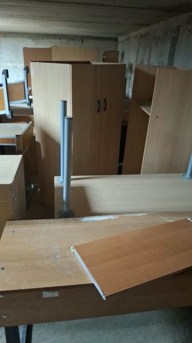 Парты со стульями