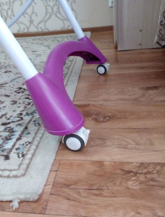 Продам столик для кормления 19000