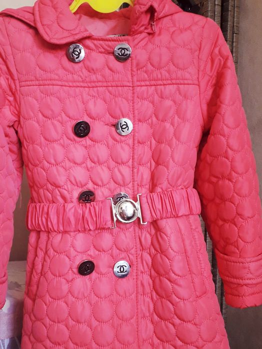 Продам куртку д/с на девочку6000