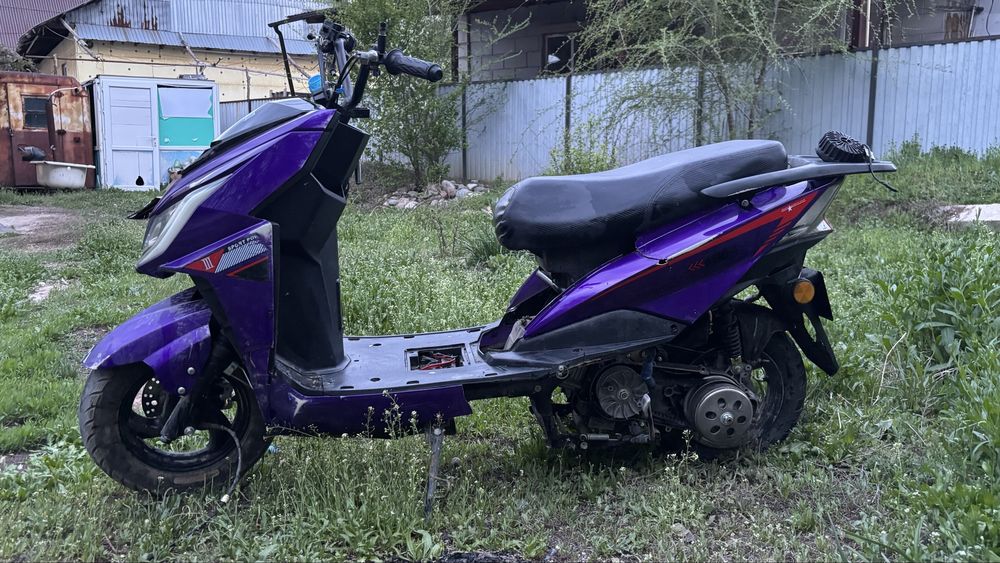 Мопед м8 Веном.