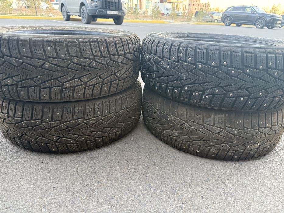 Продаю комплект зимний резины