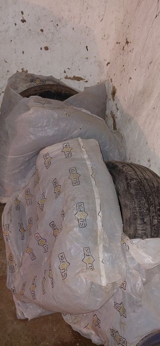 Продам шины 235×60 R18 б/у