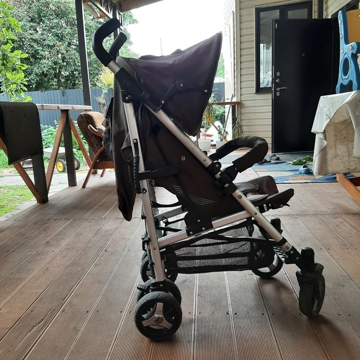 Детская складная коляска