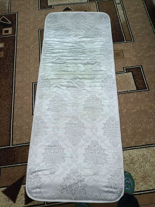 Продам матрац в хорошем состоянии