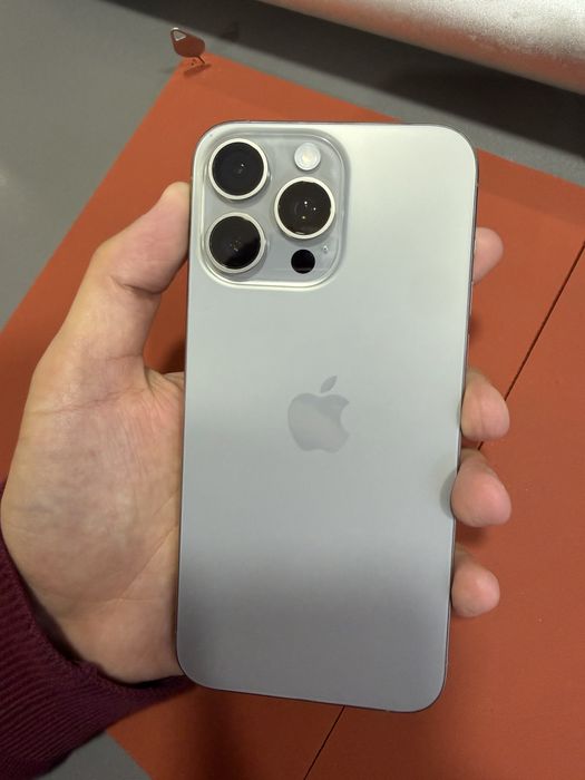 Iphone 15 pro max,256 titan