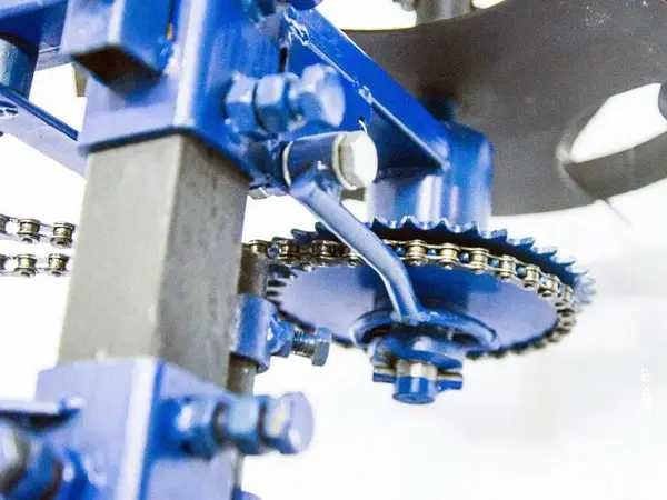Semanatoare ceapa arpagic usturoi bulbi pentru tractor 6 randuri