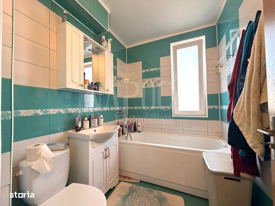 Apartament 3 camere de vanzare in Terra, Floresti