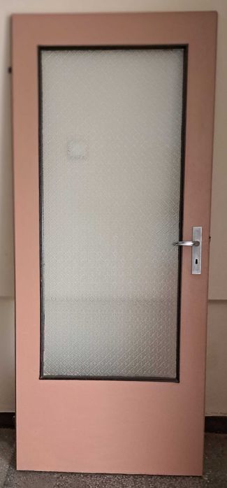 5 броя запазени интериорни врати с брави и дръжки – гр. София