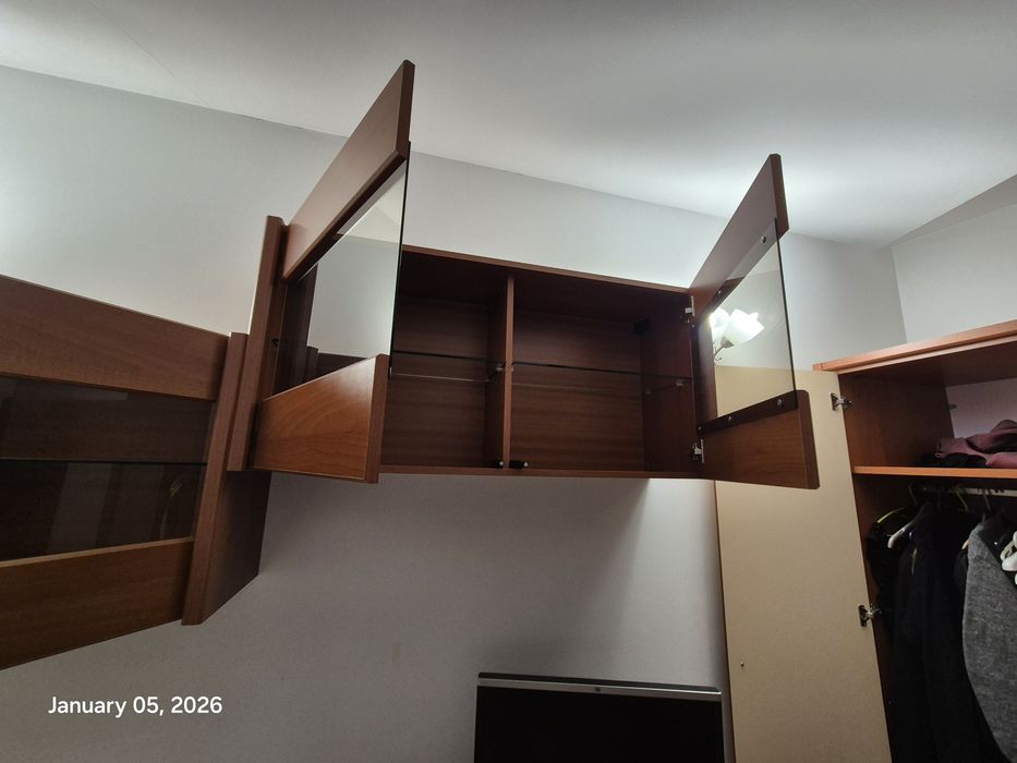 Vand etajere suspendate noi