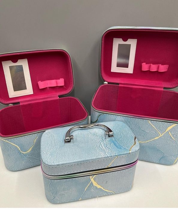 Косметички Victoria Secret