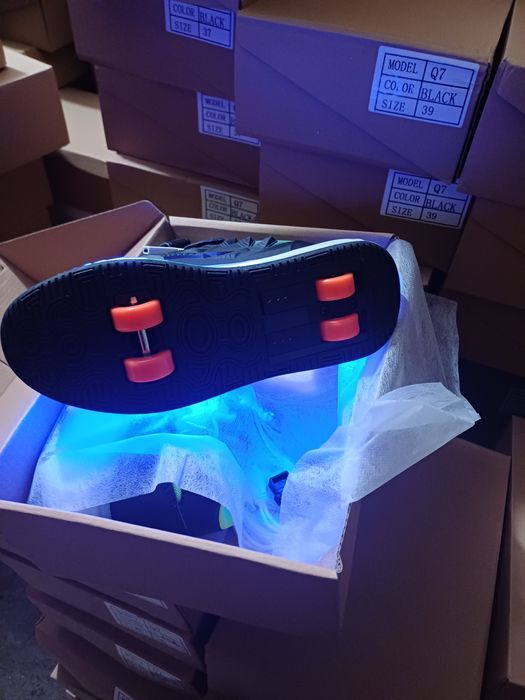 Маратонки с колелца