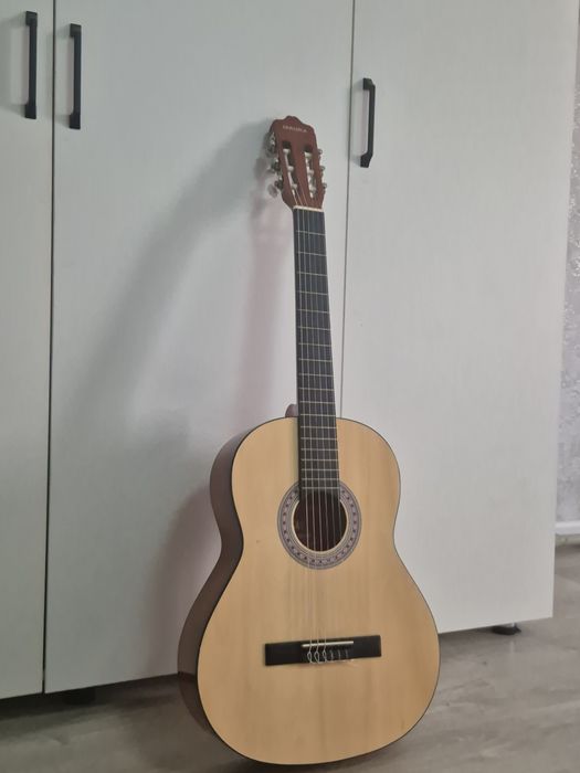 Продается гитара