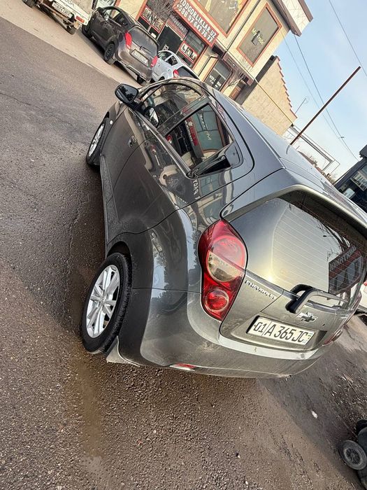 Spark sotiladi srochna