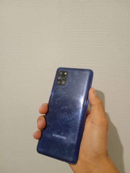 Продам 3 телефона редми и 2 самсунга