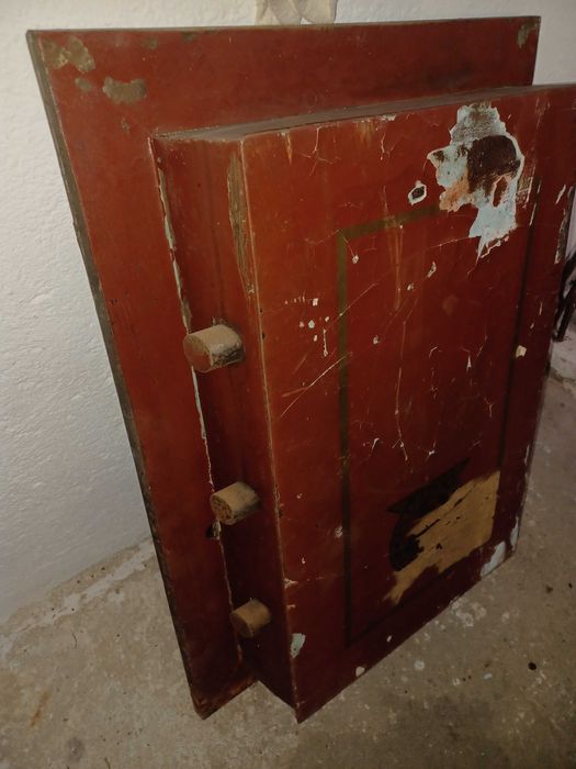 Врата за огнеупорен сейф "Сокеровъ - София - PANZER"