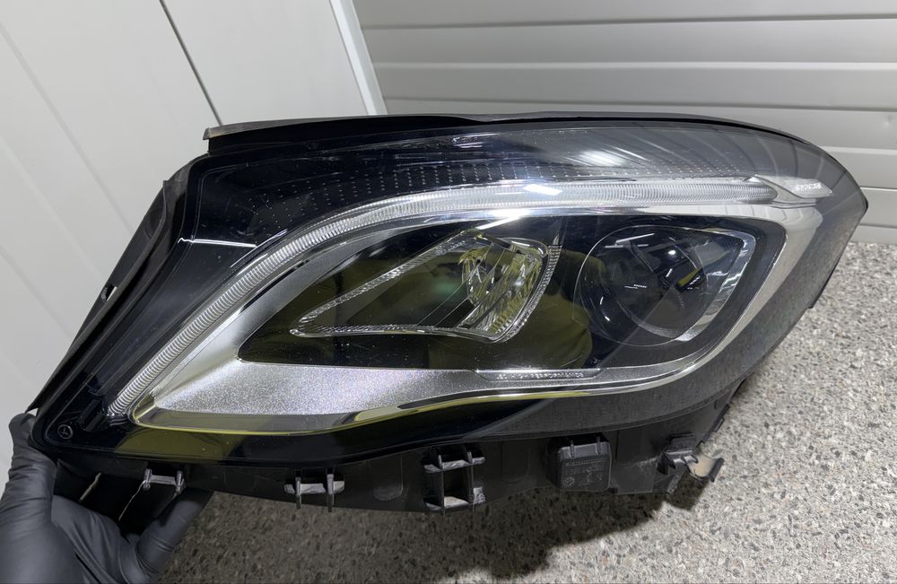 Far Mercedes GLA W156